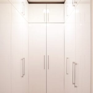 Lacquered white